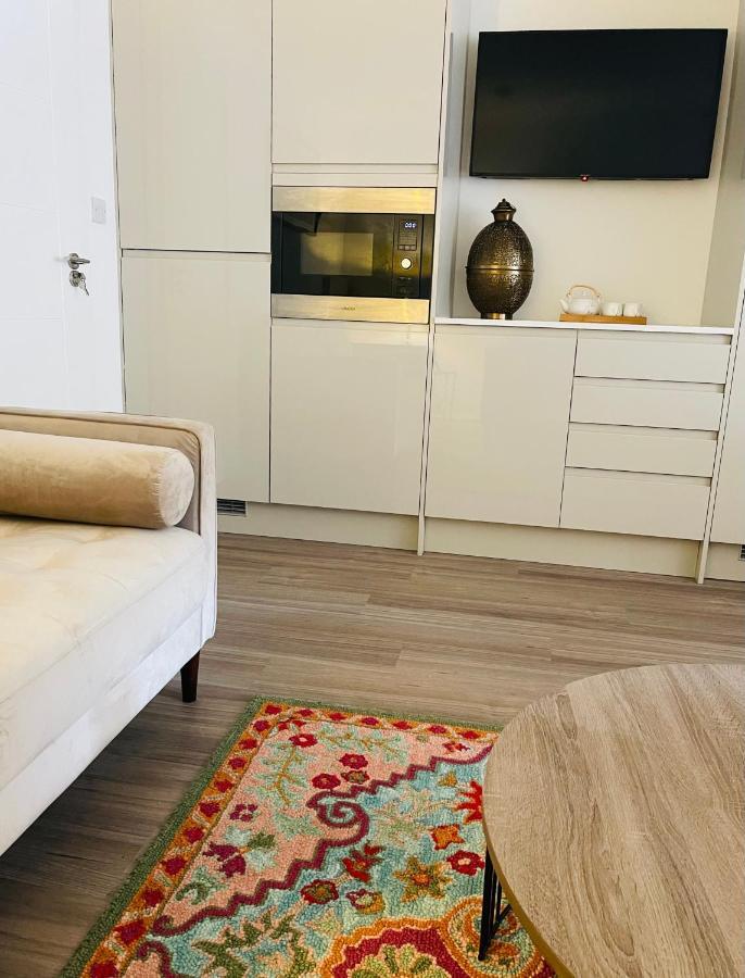 Riverside Premium Double Room Garden View E14 Лондон Экстерьер фото